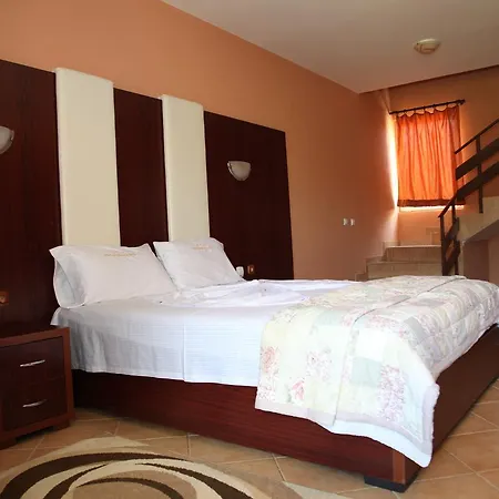 Bed and Breakfast Christophers Ποντγορίτσα