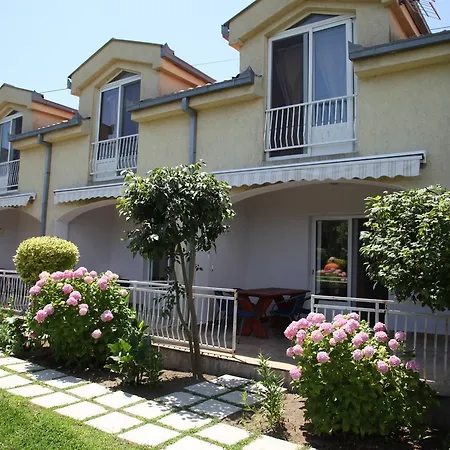 Bed and Breakfast Christophers Ποντγορίτσα